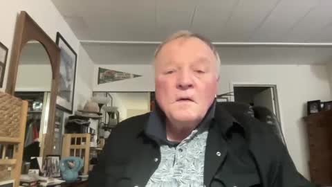 Snapshot of cookoosnest chatting on December 2024 05:06:02 AM cookoosnest online show from December 2024 05:06:02 AM