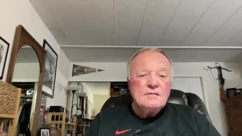 Snapshot of cookoosnest chatting on September 2025 03:30:01 AM cookoosnest online show from September 2025 03:30:01 AM