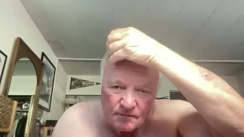 Snapshot of cookoosnest chatting on September 2025 12:02:02 AM cookoosnest online show from September 2025 12:02:02 AM