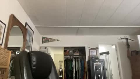 Snapshot of cookoosnest chatting on October 2025 04:43:01 AM cookoosnest online show from October 2025 04:43:01 AM