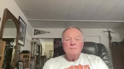 Snapshot of cookoosnest chatting on October 2025 04:35:02 AM cookoosnest online show from October 2025 04:35:02 AM