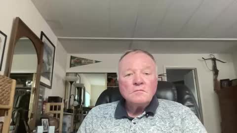 Snapshot of cookoosnest chatting on October 2025 12:03:01 AM cookoosnest online show from October 2025 12:03:01 AM