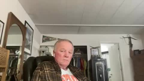 Snapshot of cookoosnest chatting on October 2025 03:20:02 AM cookoosnest online show from October 2025 03:20:02 AM