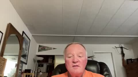 Snapshot of cookoosnest chatting on November 2025 12:55:02 AM cookoosnest online show from November 2025 12:55:02 AM