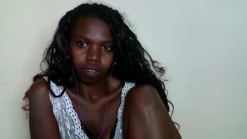 coquine_lara online show from April 2026 07:11:01 PM