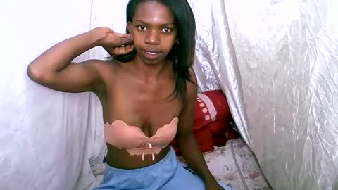 coquine_lara online show from May 2026 12:59:01 AM