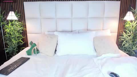 Coral online show from September 2025 01:05:02 AM