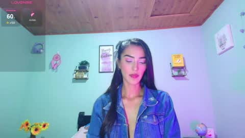 Snapshot of coral_davis chatting on April 2026 01:53:02 AM Coral online show from April 2026 01:53:02 AM