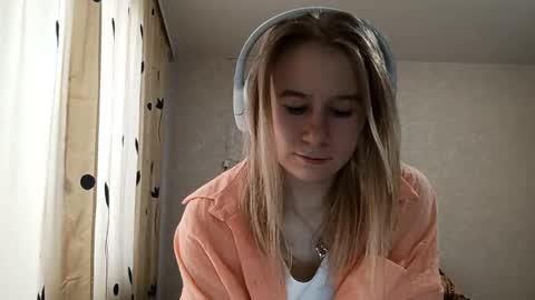 Snapshot of coraliepenick chatting on May 2026 12:45:02 PM Niki online show from May 2026 12:45:02 PM
