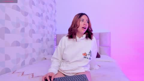 Cora online show from January 2025 07:18:01 PM