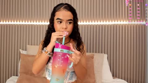 coralineross_ online show from January 2025 11:03:01 AM