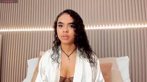 coralineross_ online show from March 2025 11:17:01 AM