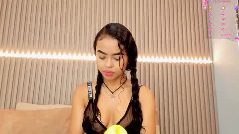 coralineross_ online show from March 2025 11:12:02 AM