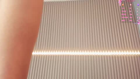 coralineross_ online show from March 2025 05:38:02 PM