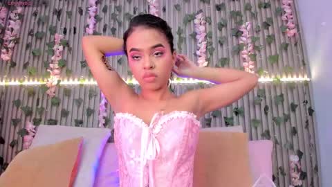 coralineross_ online show from October 2025 10:27:01 AM