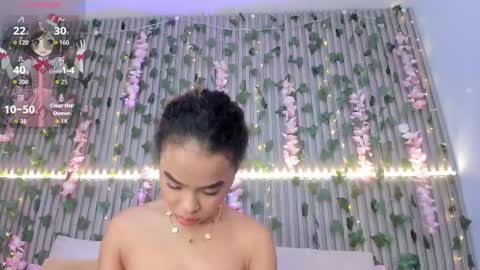 coralineross_ online show from November 2025 11:09:02 AM