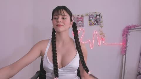 Coraline uwu     Bienvenidos al dulce mundo de Coraline    Hola amores soy Coraline  Una chica  tierna juguetona online show from April 2026 06:16:02 PM