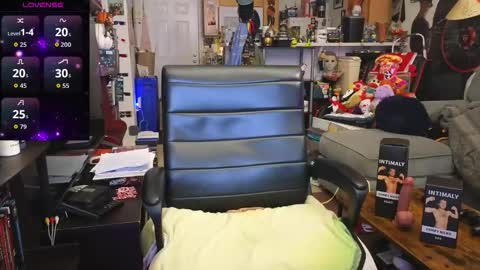 Snapshot of coreyniles96 chatting on October 2025 01:52:02 AM CoreyNiles96 online show from October 2025 01:52:02 AM