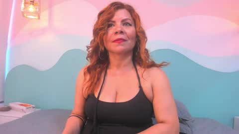 corina_taylor12 online show from May 2026 12:25:02 PM