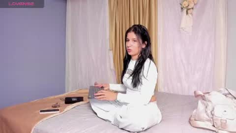Lunita online show from June 2026 02:35:01 AM