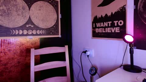 Snapshot of cosmonudes chatting on December 2024 09:34:01 PM Barry online show from December 2024 09:34:01 PM