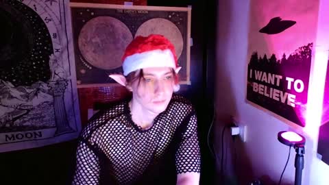 Snapshot of cosmonudes chatting on December 2024 09:00:02 PM Barry online show from December 2024 09:00:02 PM