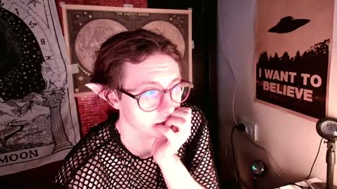 Snapshot of cosmonudes chatting on January 2025 03:42:02 PM Barry online show from January 2025 03:42:02 PM