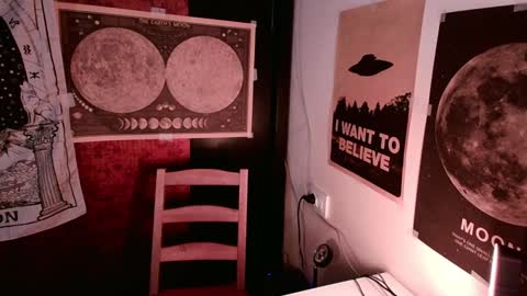 Snapshot of cosmonudes chatting on January 2025 09:25:01 PM Barry online show from January 2025 09:25:01 PM