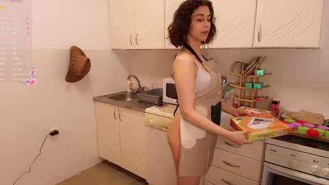 Luna online show from April 2026 05:08:02 PM