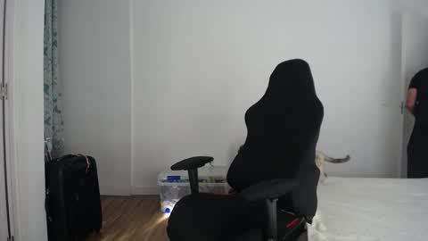 costantine helena24 online show from December 2025 11:15:01 AM