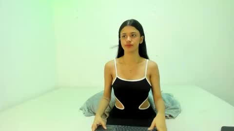 Andri online show from November 2025 06:51:02 PM