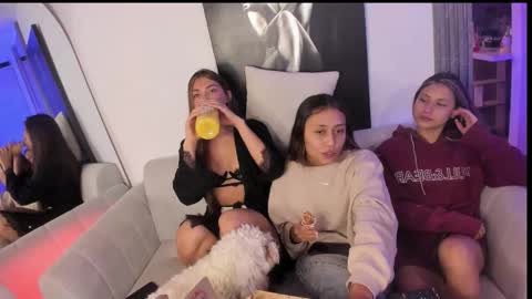 couple_funnyy online show from October 2025 02:12:02 AM