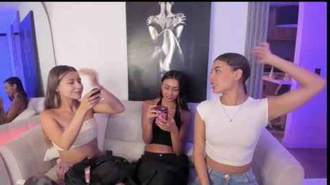 couple_funnyy online show from October 2025 01:09:01 AM