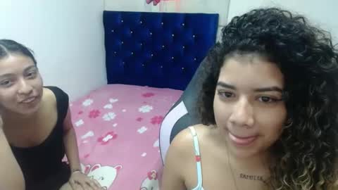 Snapshot of couple_lesbian_zhara_sophia chatting on January 2025 10:26:01 PM couple_lesbian_zhara_sophia online show from January 2025 10:26:01 PM