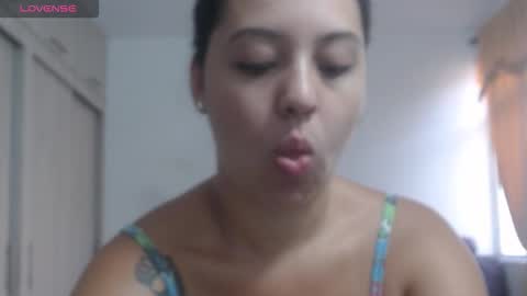 Snapshot of couple_sexandlove chatting on December 2025 12:32:02 PM ALEJANDRO Y EMILY online show from December 2025 12:32:02 PM