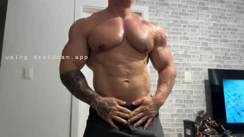 couplemuscle40 online show from December 2025 01:05:02 PM