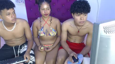 Snapshot of couples_nasty chatting on September 2025 03:28:01 AM ANDRES SOFHIA Y CAMILO online show from September 2025 03:28:01 AM