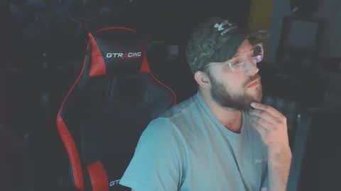 Snapshot of couplez_therapy chatting on November 2025 11:48:01 PM Maxxx Deeep online show from November 2025 11:48:01 PM