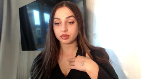 Courtney online show from September 2025 02:22:02 PM