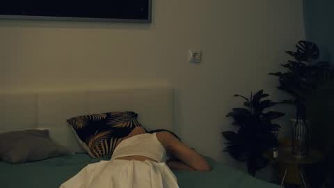 Yui online show from February 2025 10:44:02 AM