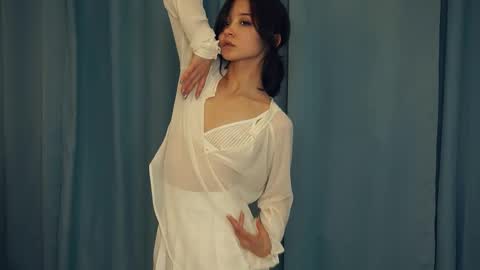 Yui online show from February 2025 01:48:02 PM