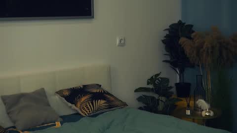 Yui online show from February 2025 10:37:02 AM