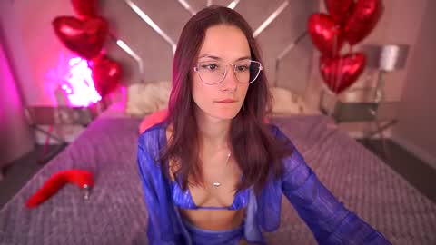 cozymell online show from February 2025 03:21:01 AM