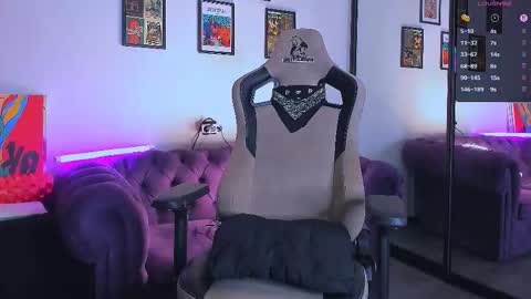 Snapshot of crazy_baby69 chatting on September 2025 05:25:01 PM online show from September 2025 05:25:01 PM