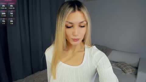 Emma online show from February 2025 09:05:02 PM