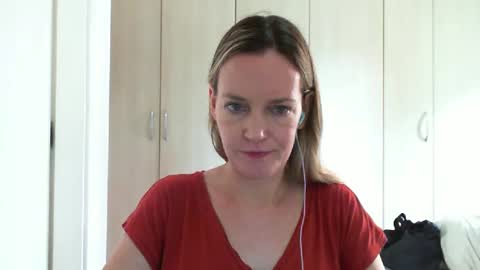 Anny online show from February 2025 10:48:02 AM