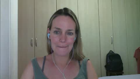 Anny online show from February 2025 09:13:02 PM