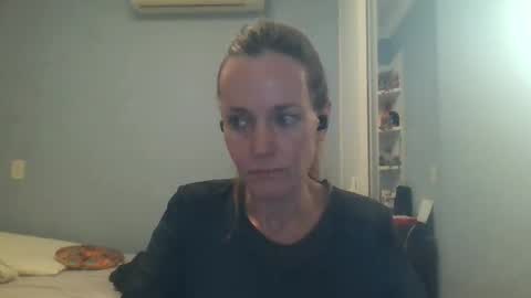 Anny online show from September 2025 10:56:02 PM