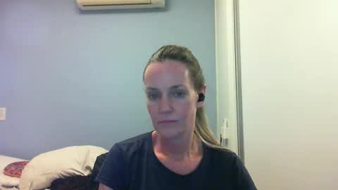 Anny online show from October 2025 11:02:02 PM