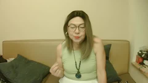 Kelly   online show from October 2025 03:33:02 PM